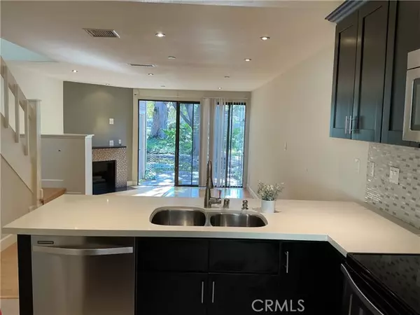 Irvine, CA 92620,251 Pineview