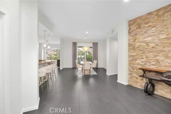 Irvine, CA 92612,21 Gramercy #220