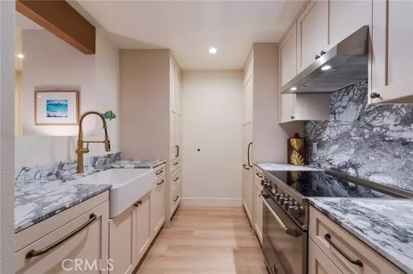 Huntington Beach, CA 92648,215 Wichita Avenue #106