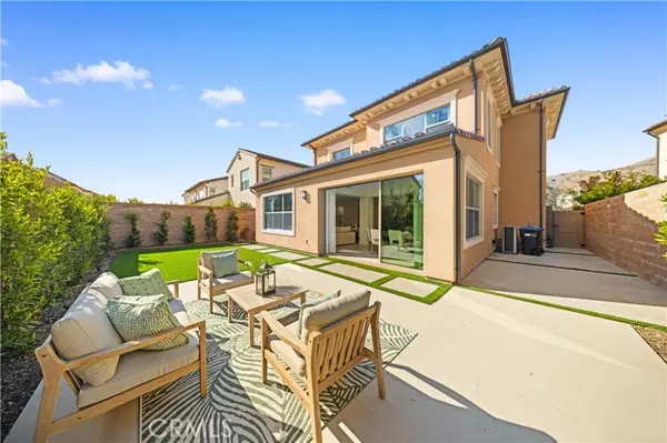 Irvine, CA 92602,106 Albero