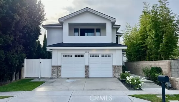 2214 Elden Avenue, Costa Mesa, CA 92627