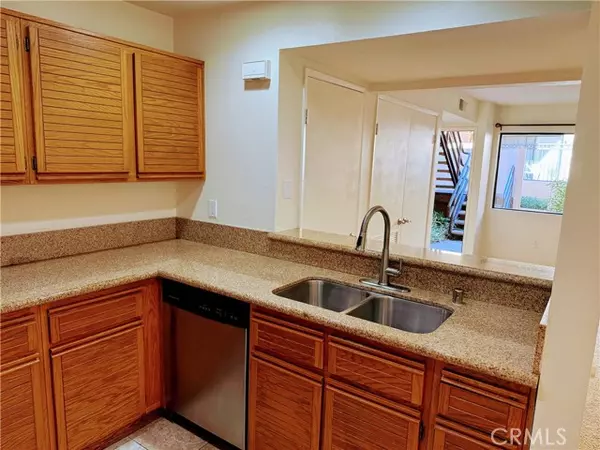 Lake Forest (el Toro), CA 92630,25671 Le Parc #85