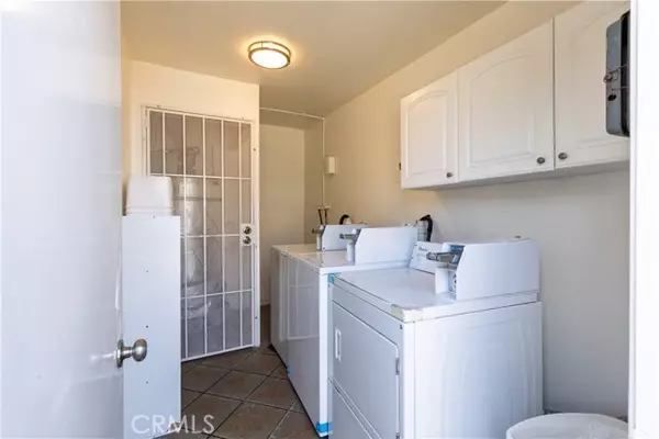 17091 Oak, Huntington Beach, CA 92647