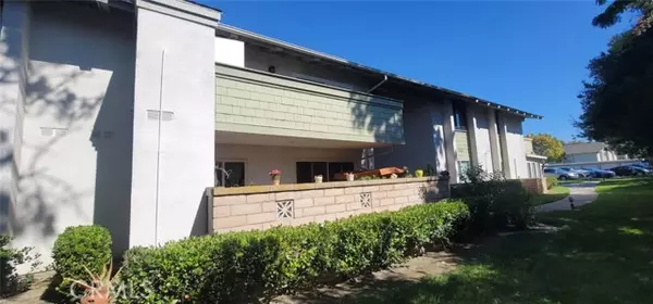 8633 Portola Court #18G, Huntington Beach, CA 92646