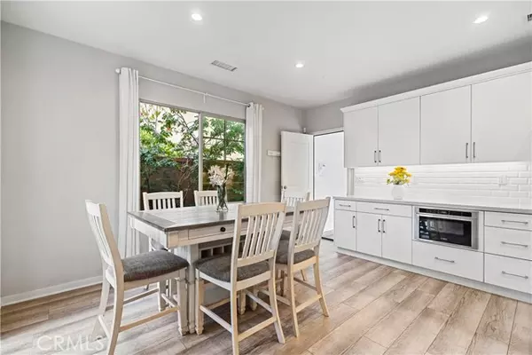 Irvine, CA 92618,135 Messenger