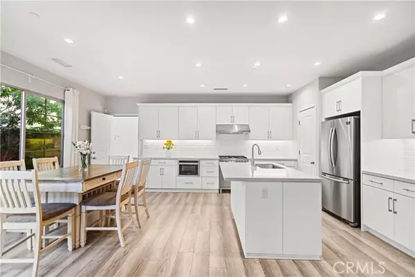 Irvine, CA 92618,135 Messenger