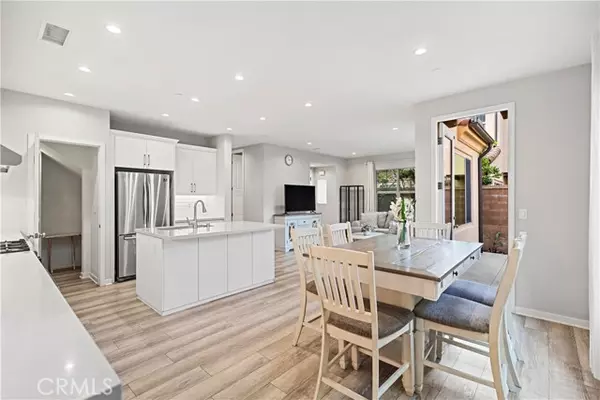 Irvine, CA 92618,135 Messenger