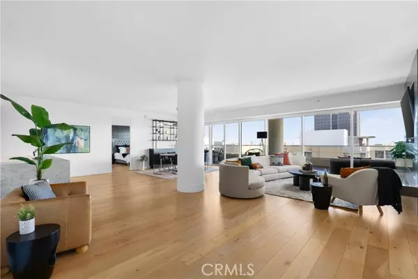 Los Angeles, CA 90028,6250 Hollywood Boulevard #14F