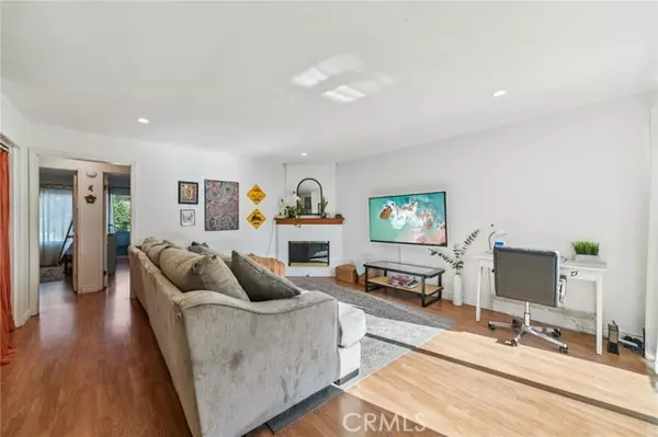Santa Ana, CA 92707,1001 W Stevens #318