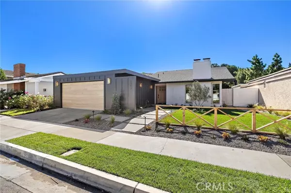 Irvine, CA 92603,5392 Sierra Roja Road