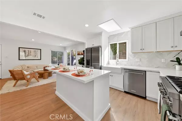 Huntington Beach, CA 92648,302 Cleveland