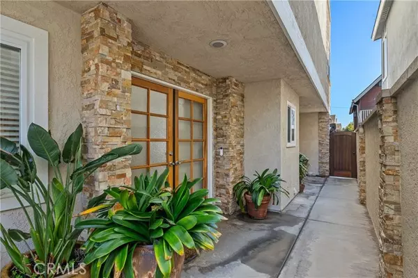 Sunset Beach, CA 90742,17081 5th