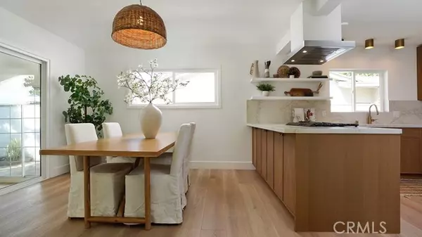 Anaheim, CA 92805,579 N Century