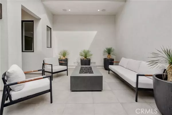 Corona Del Mar (newport Beach), CA 92625,319 Jasmine