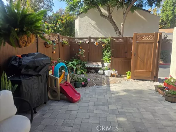 Ventura, CA 93003,1124 Okapi