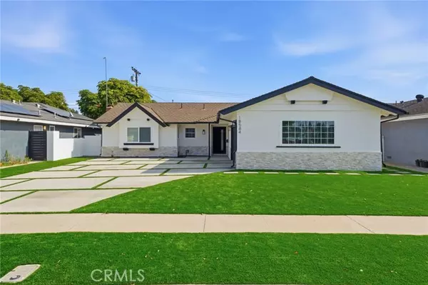 Fountain Valley, CA 92708,18584 Redwood