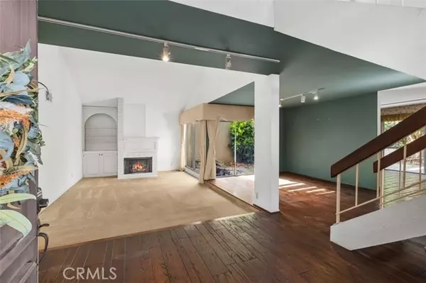 Irvine, CA 92604,2 Bluebird