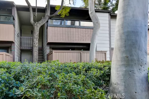 Lake Forest (el Toro), CA 92630,20702 El Toro #239