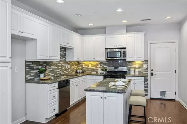 Anaheim, CA 92805,760 S Olive