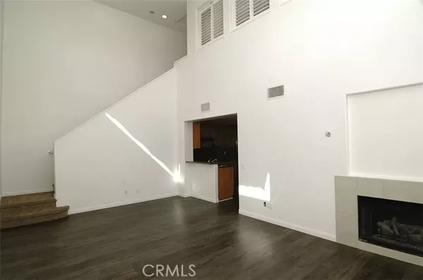 Irvine, CA 92602,225 Lockford