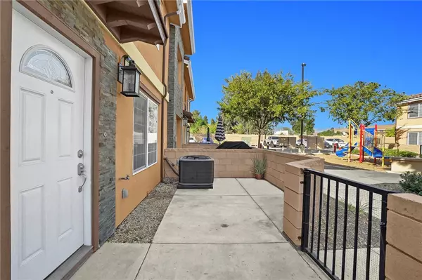 Fontana, CA 92335,16408 Valencia Avenue #412