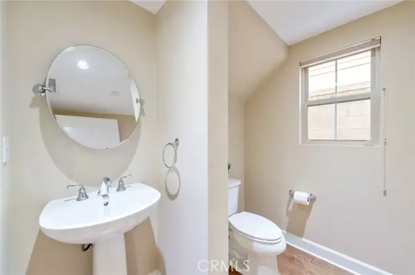 Irvine, CA 92620,55 White Blossom