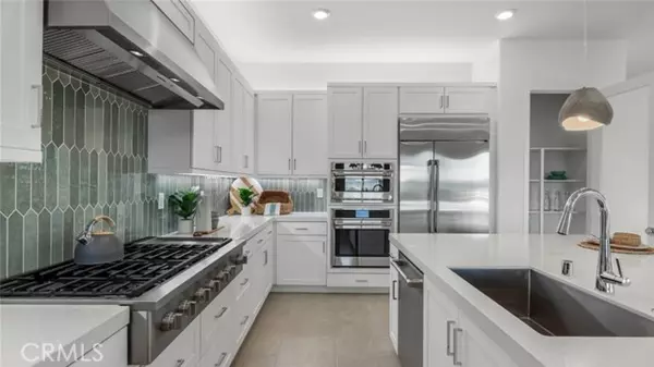 Valencia (santa Clarita), CA 91354,29437 Via Diamante