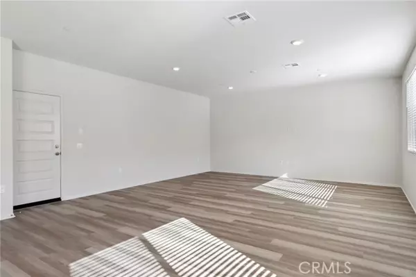 Lake Elsinore, CA 92532,19508 Hanging Rock Road