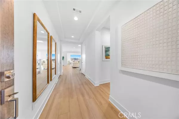 Irvine, CA 92602,230 collino