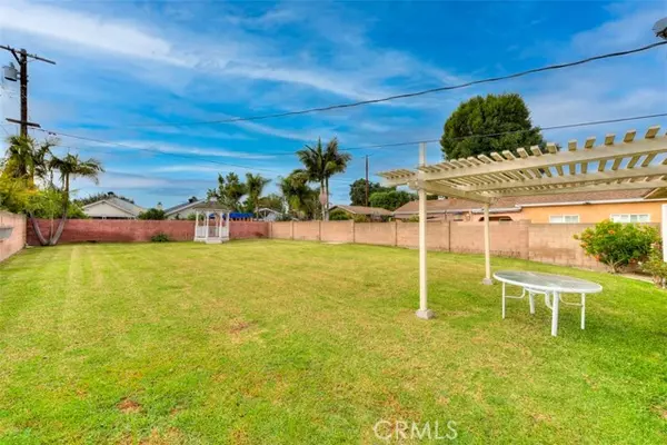 Bellflower, CA 90706,9244 Gardendale