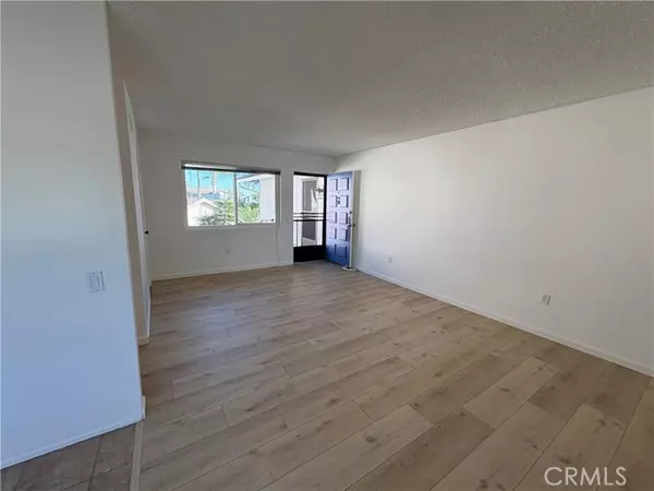 Huntington Beach, CA 92647,17061 Evergreen Circle #D