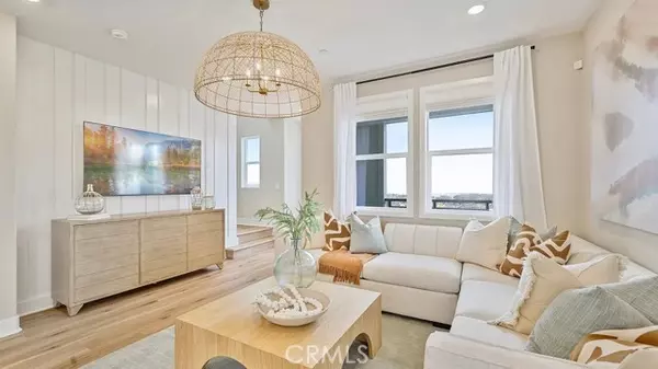 Valencia (santa Clarita), CA 91381,27459 Pistachio Way