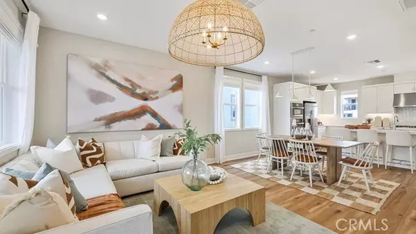 Valencia (santa Clarita), CA 91381,27459 Pistachio Way