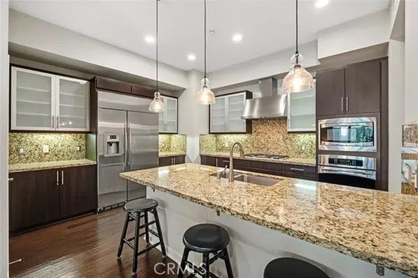 Irvine, CA 92612,21 Gramercy #202