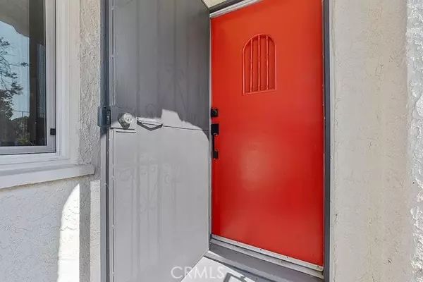 Los Angeles, CA 90047,1941 W 68th Street