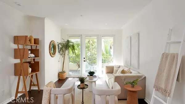 Irvine, CA 92612,2233 Martin #216