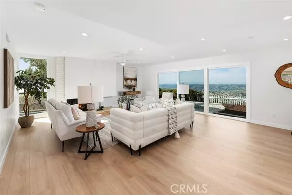 San Diego, CA 92120,6184 Camino Rico