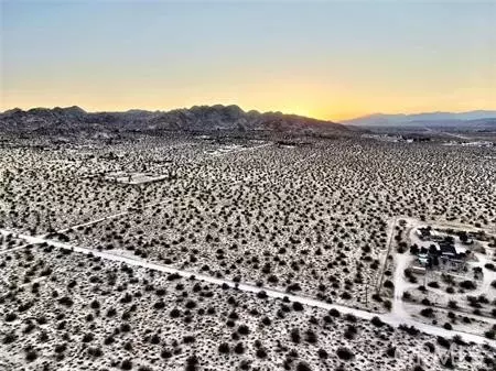 Joshua Tree, CA 92252,68 Sunkist