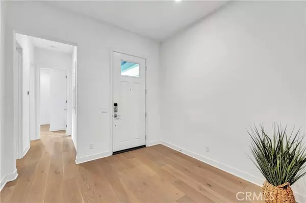 Huntington Beach, CA 92647,14432 Windfall Lane