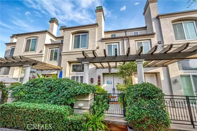 Huntington Beach, CA 92648,6251 Surfpoint Cir