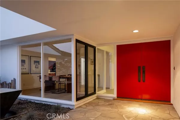 Newport Beach, CA 92660,1001 Nottingham Road