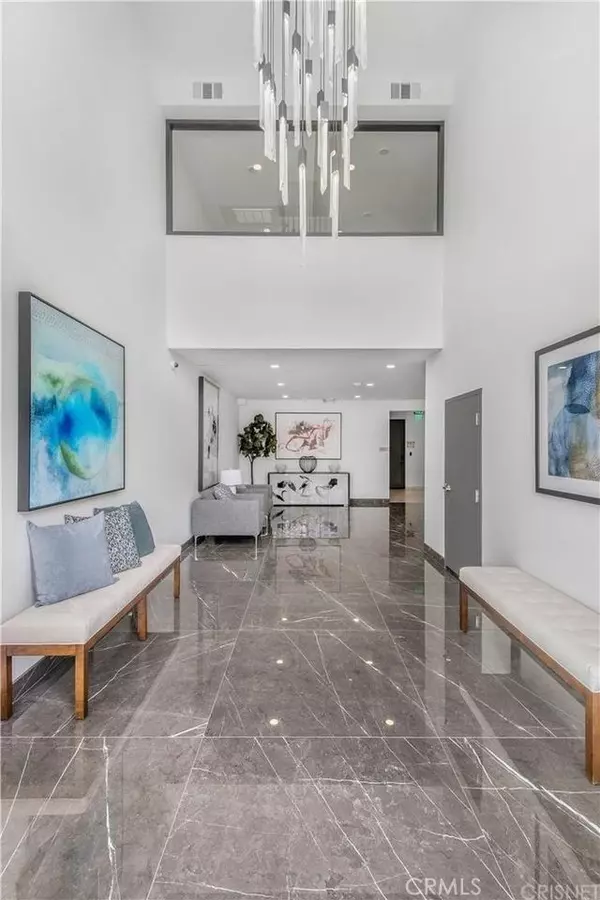 Valley Village, CA 91607,5110 Whitsett Avenue #105