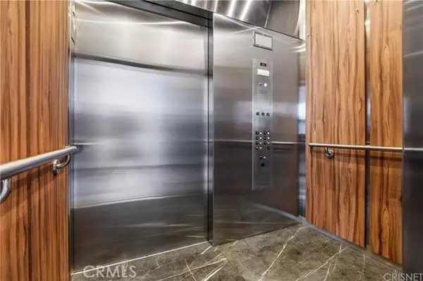 Valley Village, CA 91607,5110 Whitsett Avenue #105