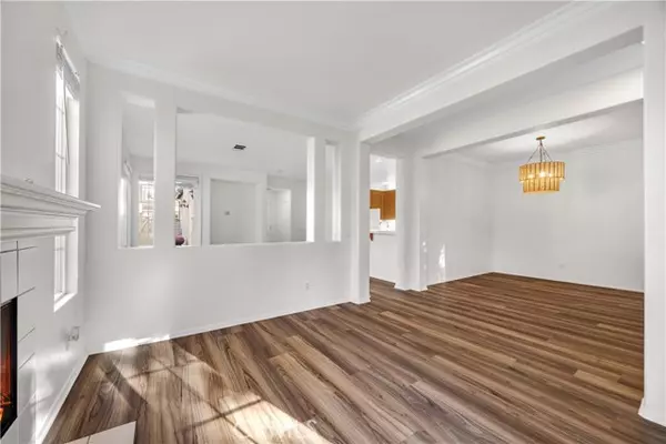 Valencia (santa Clarita), CA 91354,27626 Sunny Creek Drive