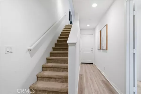 Anaheim, CA 92805,677 S District