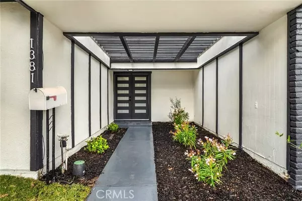 Tustin, CA 92780,1381 Penrith