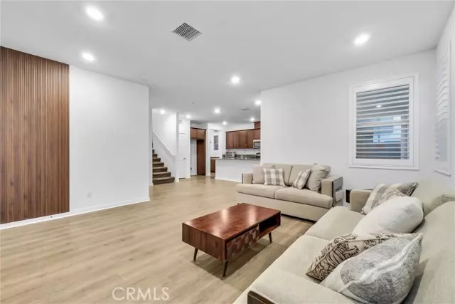 Corona, CA 92883,24283 Juni Court