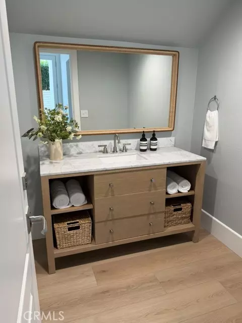 Newport Beach, CA 92660,57 Linda Isle