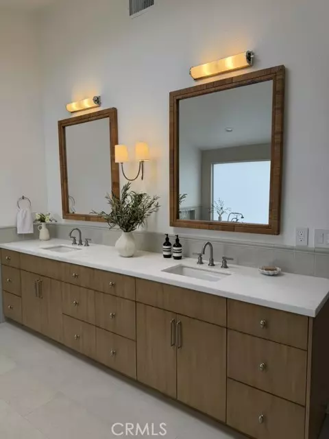 Newport Beach, CA 92660,57 Linda Isle