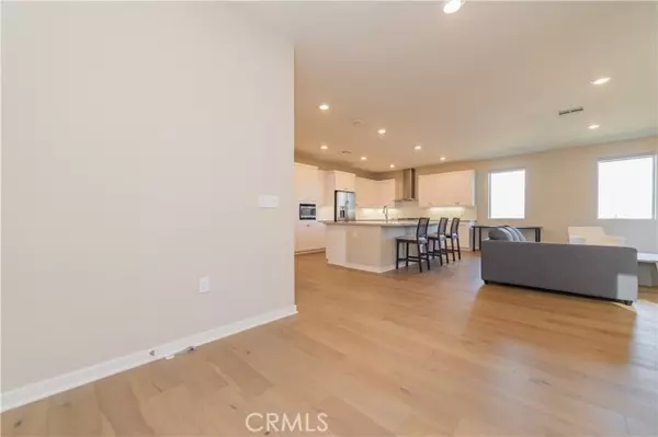 Irvine, CA 92612,135 Bowery